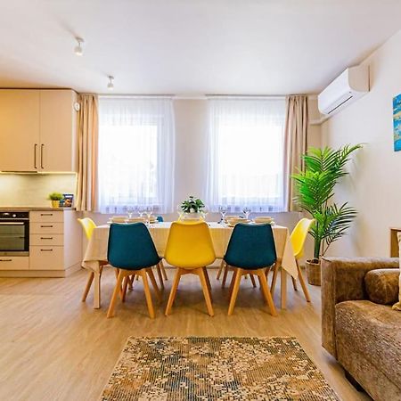 Roomy Apartment 80Sqm At City Center Free Parking Space, Ac & Balcony Budapest Kültér fotó