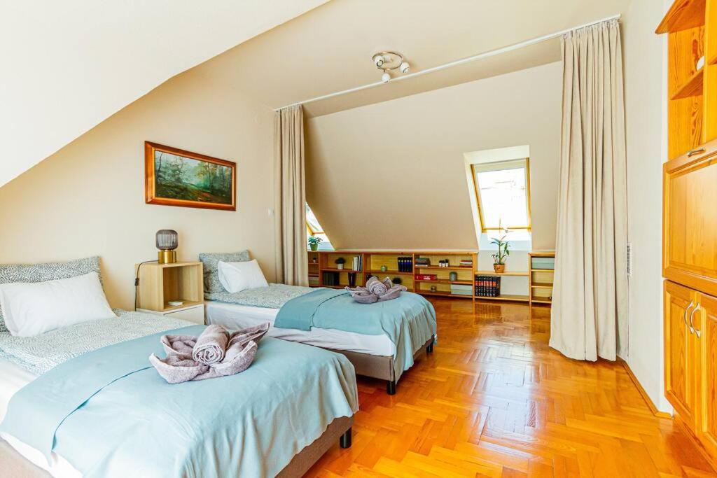 Roomy Apartment 80Sqm At City Center Free Parking Space, Ac & Balcony Budapest Kültér fotó