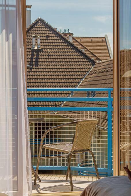 Roomy Apartment 80Sqm At City Center Free Parking Space, Ac & Balcony Budapest Kültér fotó