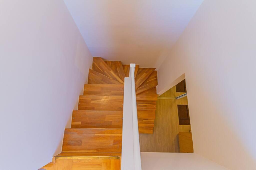 Roomy Apartment 80Sqm At City Center Free Parking Space, Ac & Balcony Budapest Kültér fotó