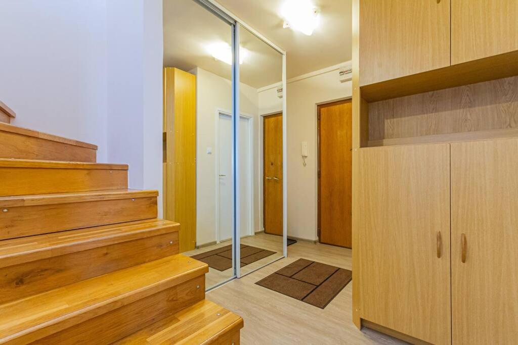 Roomy Apartment 80Sqm At City Center Free Parking Space, Ac & Balcony Budapest Kültér fotó