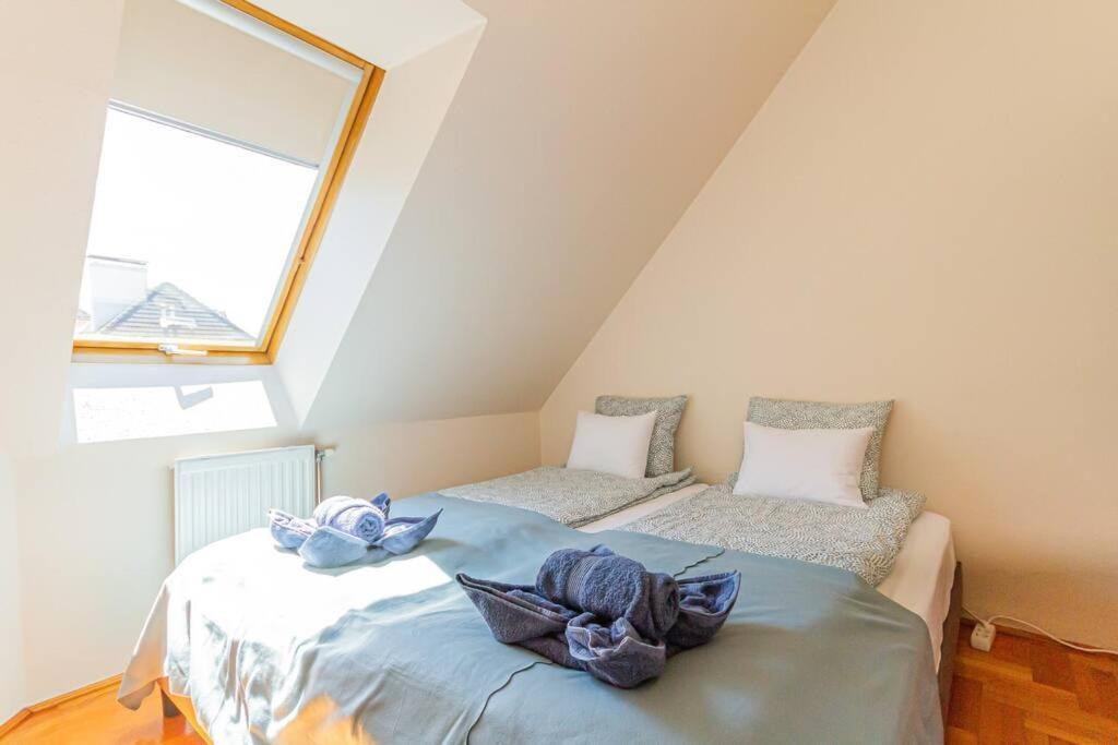 Roomy Apartment 80Sqm At City Center Free Parking Space, Ac & Balcony Budapest Kültér fotó