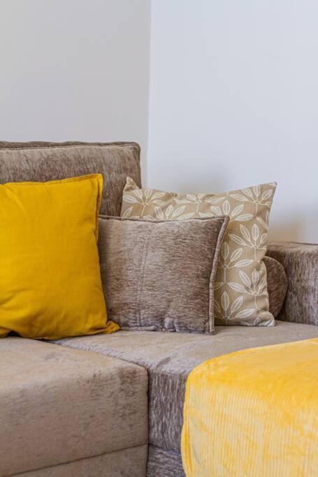 Roomy Apartment 80Sqm At City Center Free Parking Space, Ac & Balcony Budapest Kültér fotó