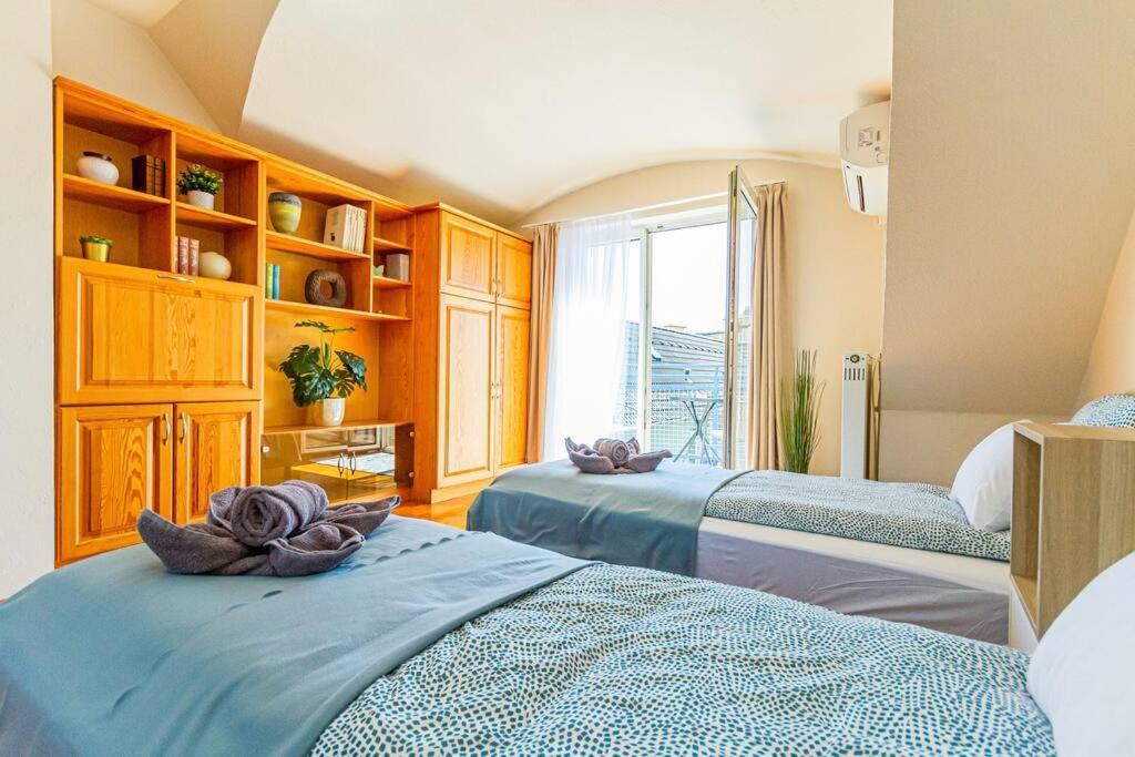 Roomy Apartment 80Sqm At City Center Free Parking Space, Ac & Balcony Budapest Kültér fotó